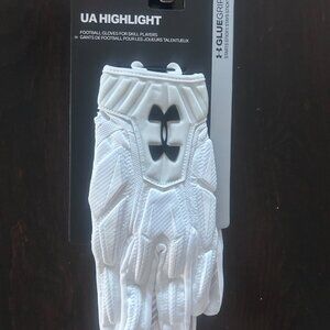 Under Armour Men's Football Gloves – New With Tags – White